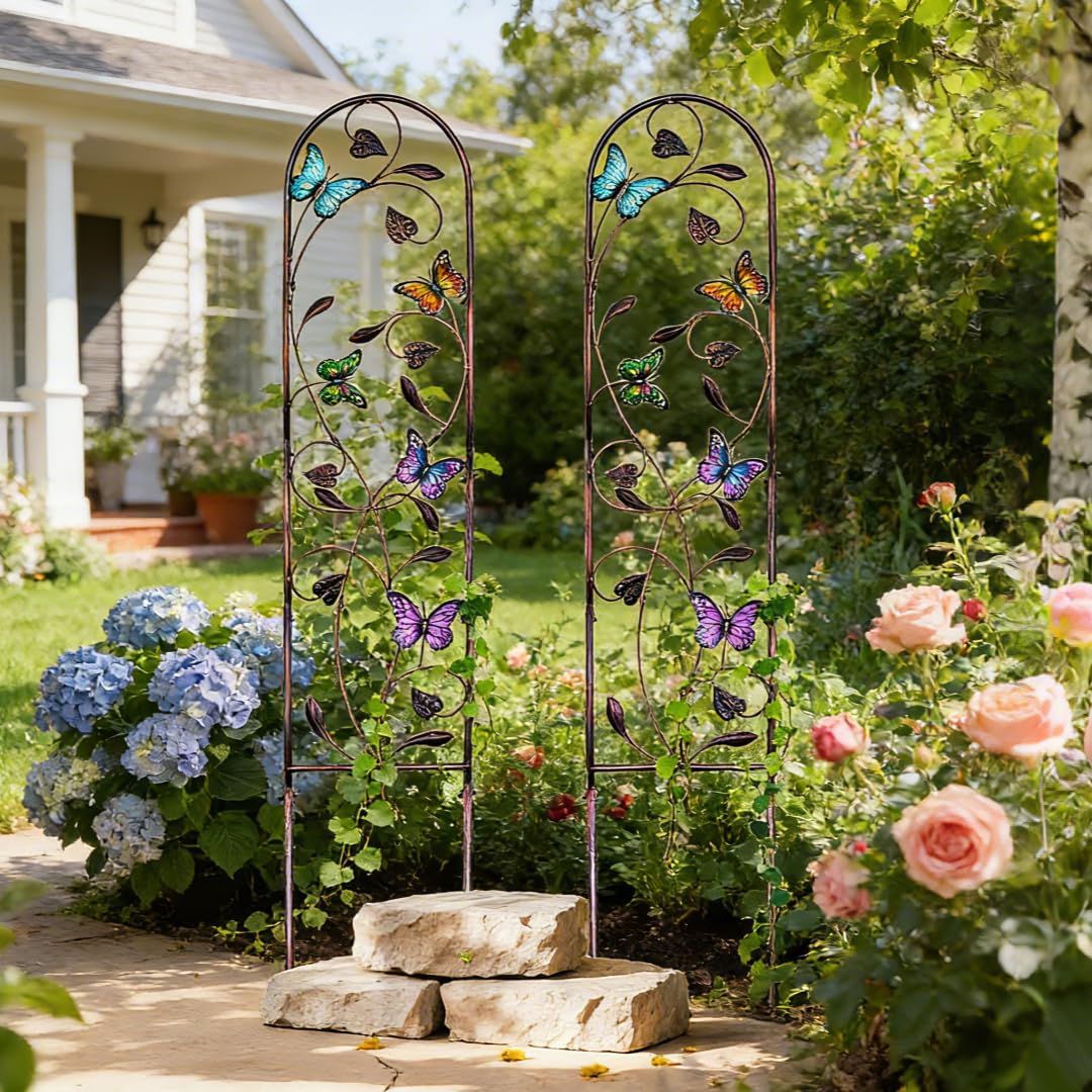Aura7Mix arched fence trellis design creates visual depth on patios.
