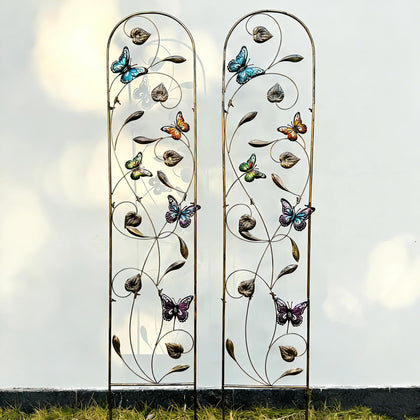 Aura7Mix 2-pack trellis with butterfly accents supports climbing plants and adds color.