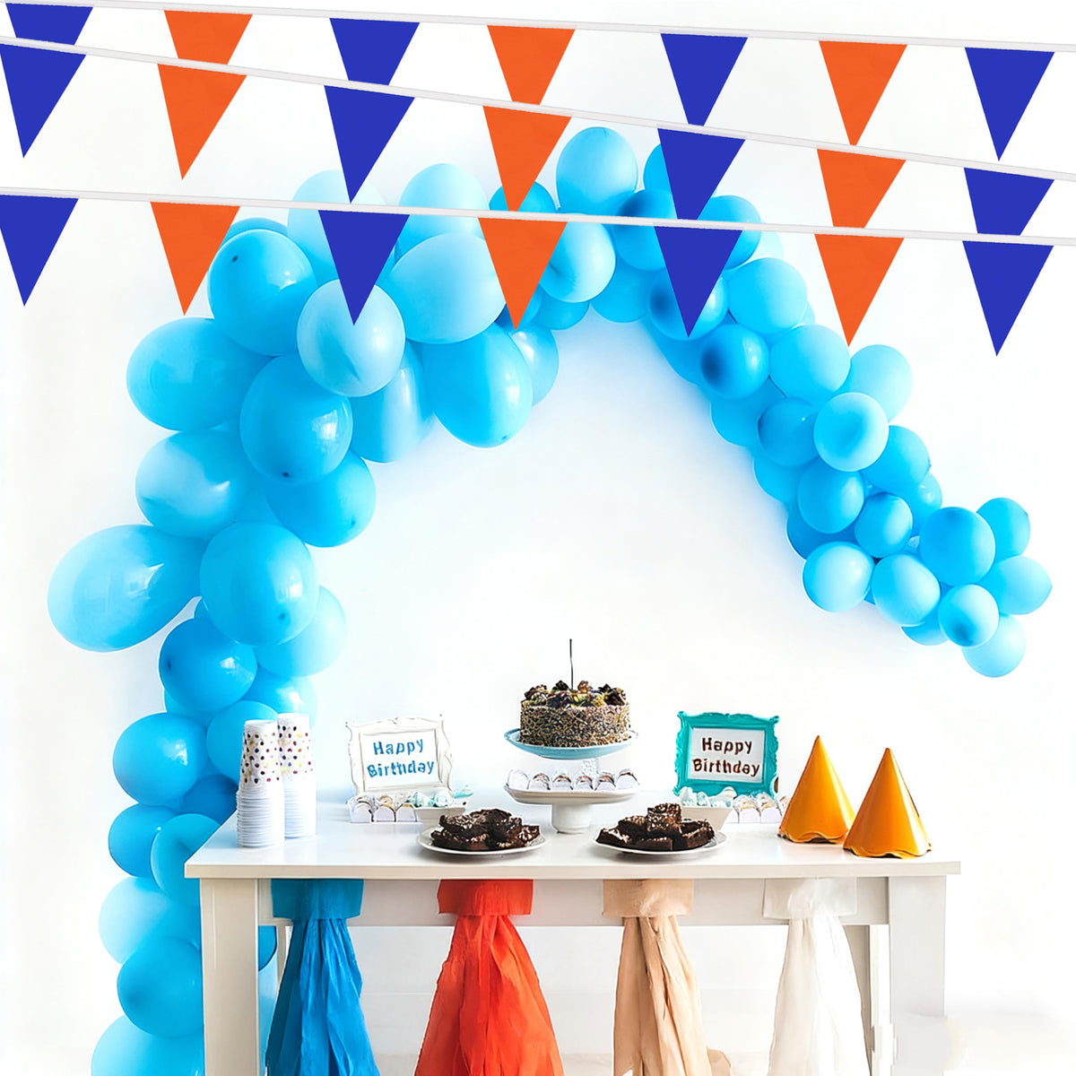 AuTop easy-installation pennant banner, hangs on walls or trees.