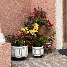 Autopromake metal plant stand for indoor outdoor display on balcony or garden.