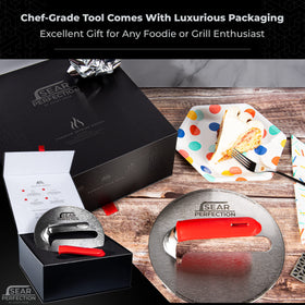 Silicone handle on Avant Grub Sear Perfection stays cool and is safe for use