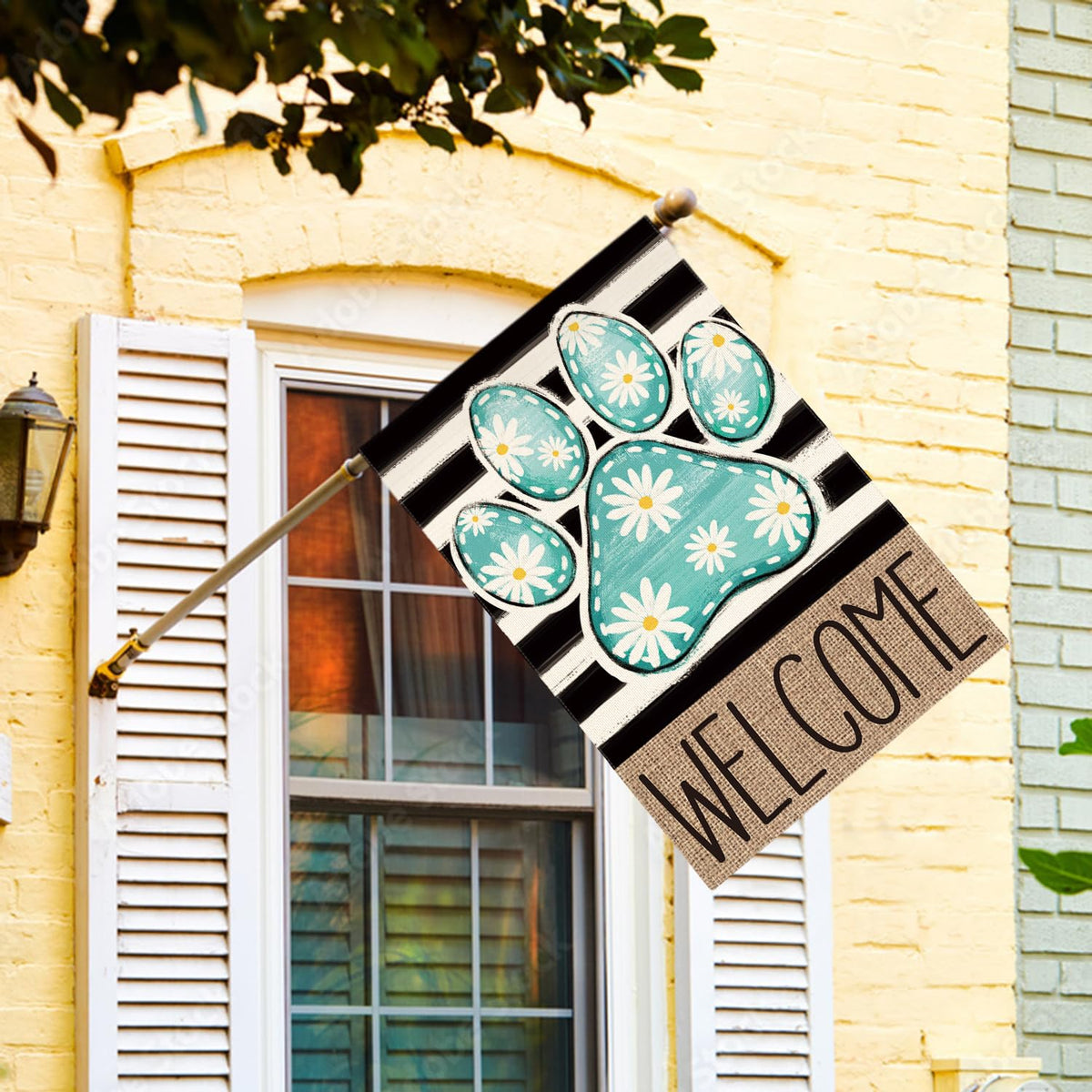 AVOIN colorlife daisy floral welcome flag enhances entry with seasonal charm.