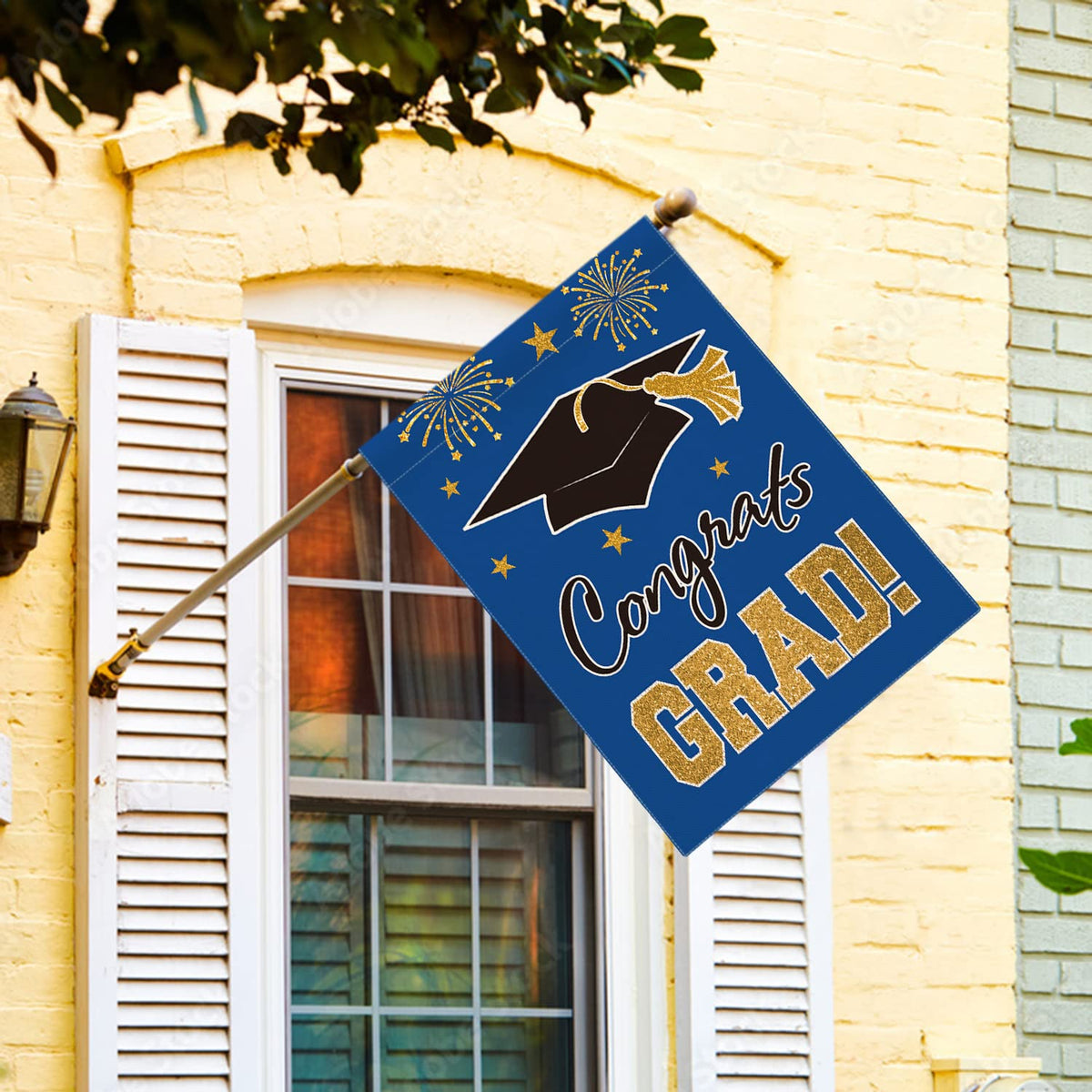 AVOIN colorlife grad cap flag blue back view readable from behind