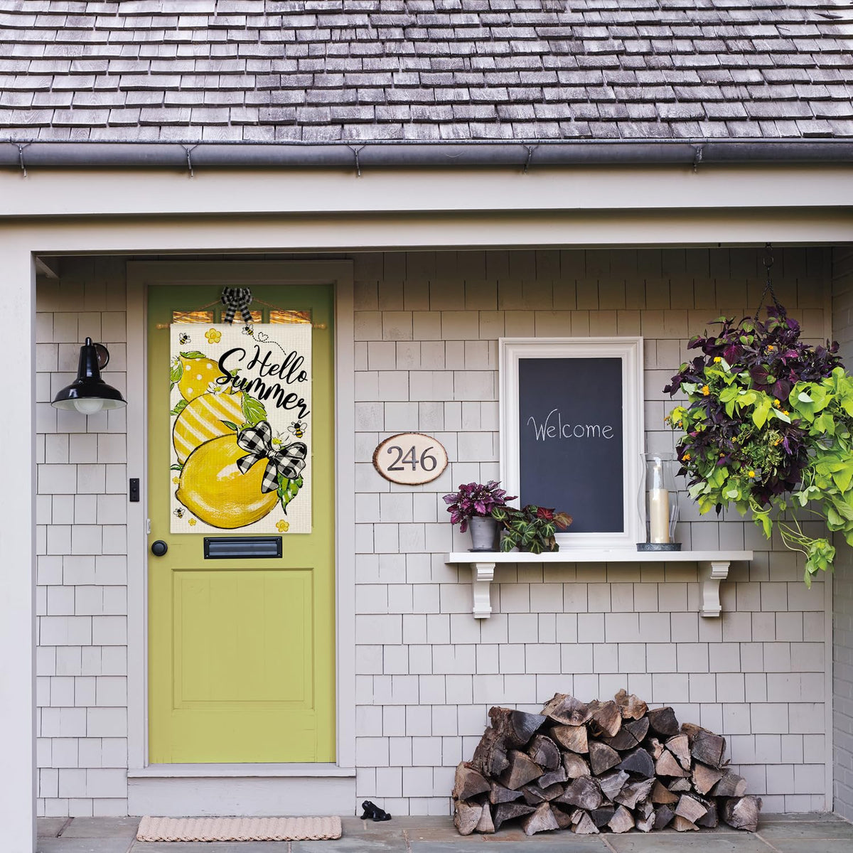 AVOIN colorlife lemon bee motif close-up highlights vibrant colors and texture.