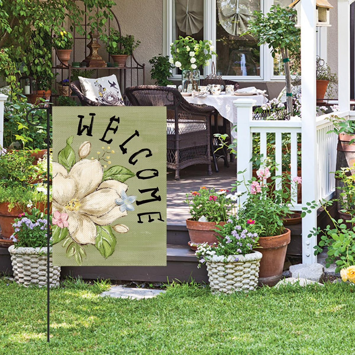 AVOIN colorlife Magnolia Spring flag with sleeve hanger for standard flagpoles.