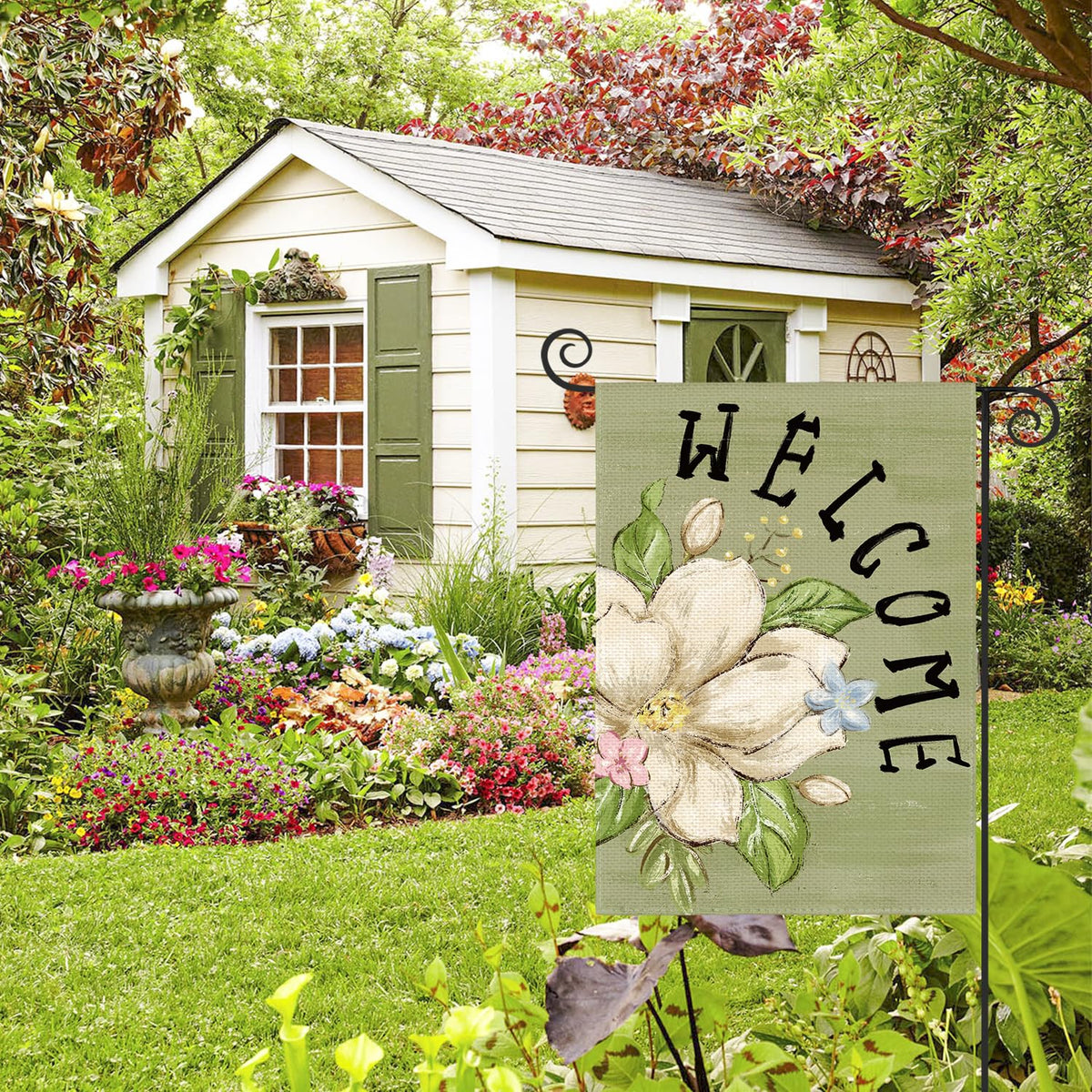 AVOIN colorlife Magnolia Spring flag crafted for weather resistance outdoors.