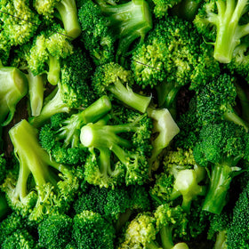 Axel's Garden Seeds organic broccoli seed packet featuring Di Cicco heirloom variety for home gardens