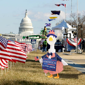 Aymolas patriotic lawn decor idea for Memorial Day gatherings.