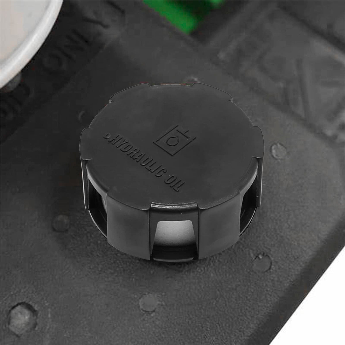 Aynaxcol 6727475 vent cap operating area close-up demonstrating secure seal.