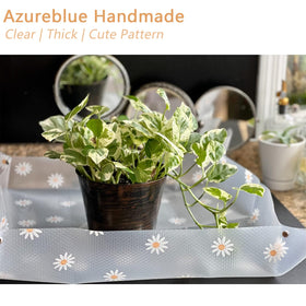 Azureblue snap-buckles keep soil contained during potting.