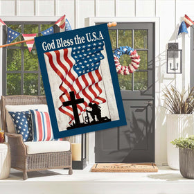 Baccessor American double-sided flag ensures legible message from both sides.