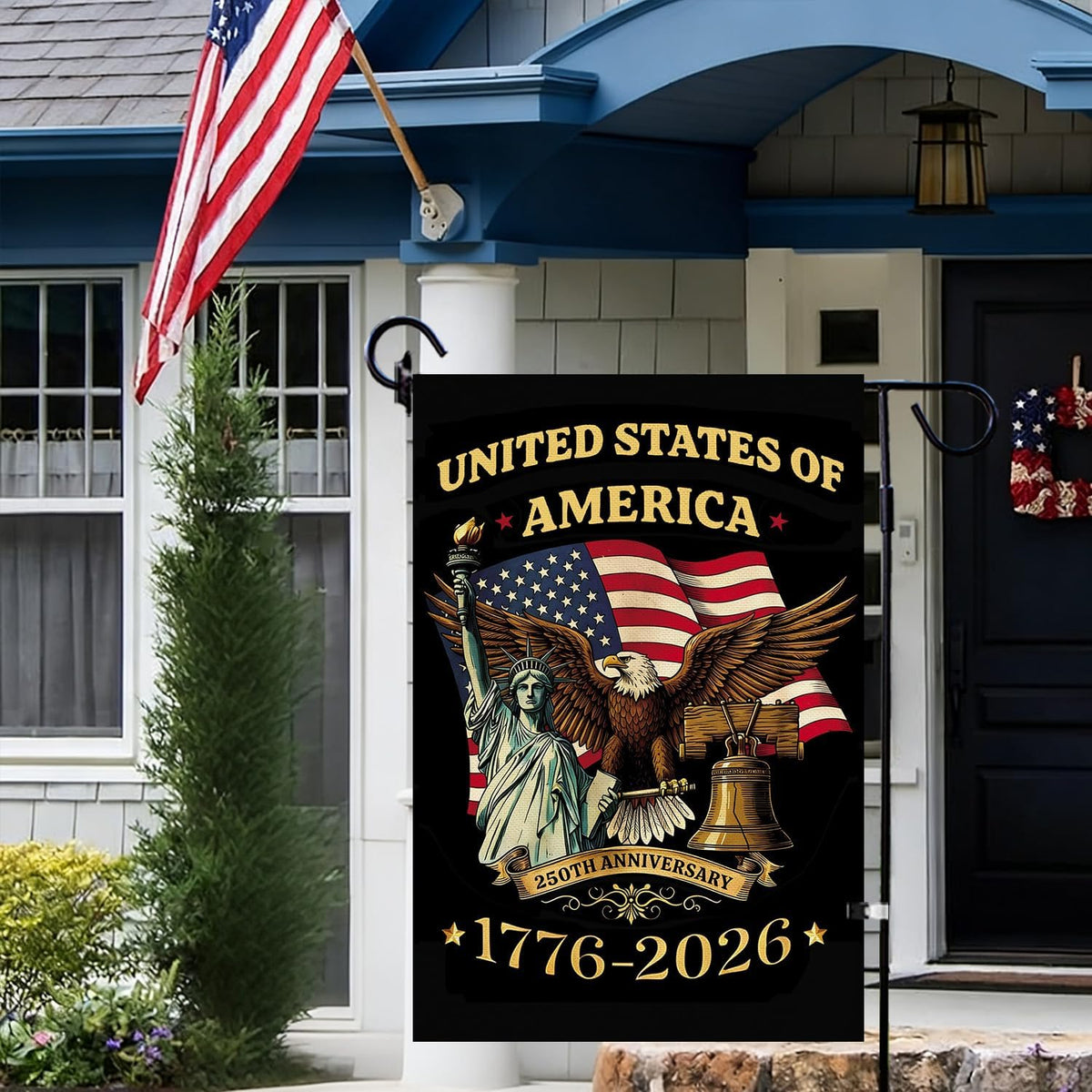 Baccessor burlap detail, highlighting texture and double-sided patriotic print.