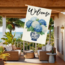 Baccessor double-sided burlap flag shows vibrant design from every angle.