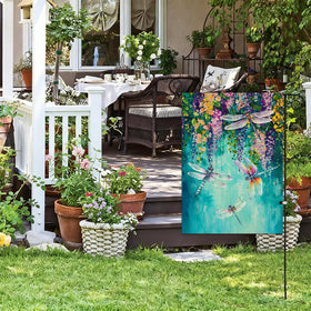 Baccessor weatherproof flag with heavy fabric and reinforced stitching withstands seasonal elements.