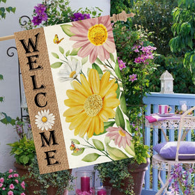 Baccessor Heavy burlap fabric flag highlighting rugged outdoor material