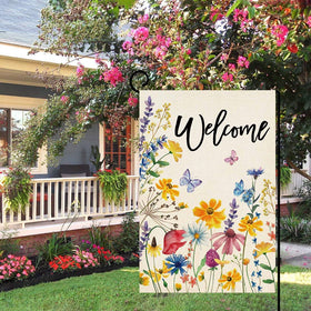 Baccessor heavy-duty burlap flag resists wind and weather for seasonal display.
