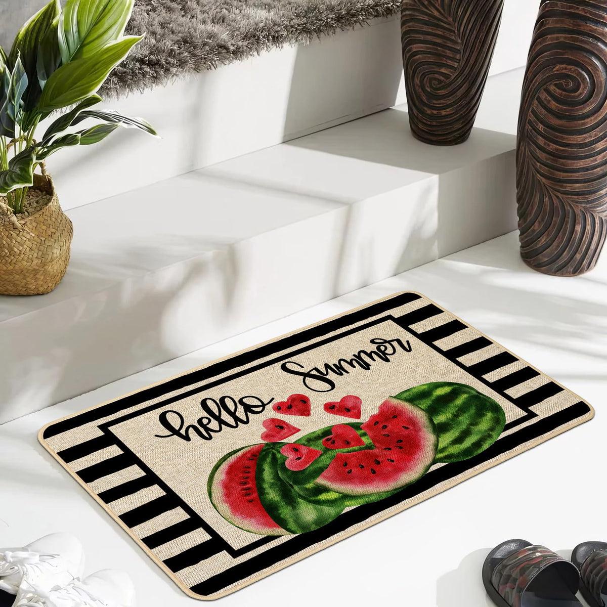 Baccessor close-up of texture highlights durable, dirt-trapping surface and bold pattern.