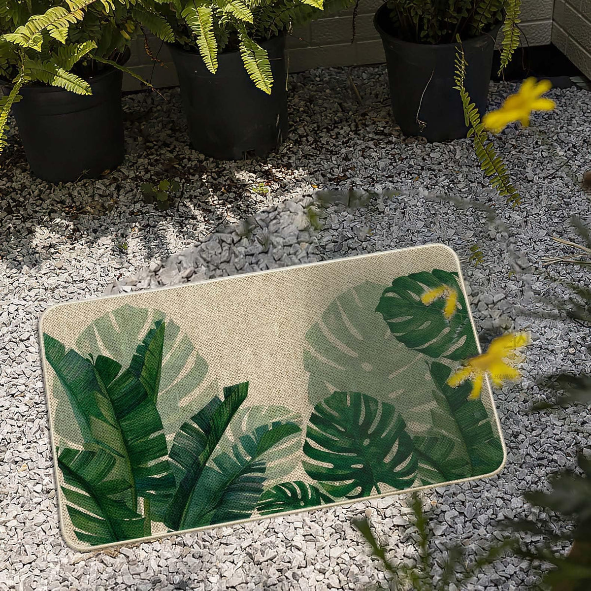 Baccessor Spring-summer door mat traps dirt and moisture at the threshold.