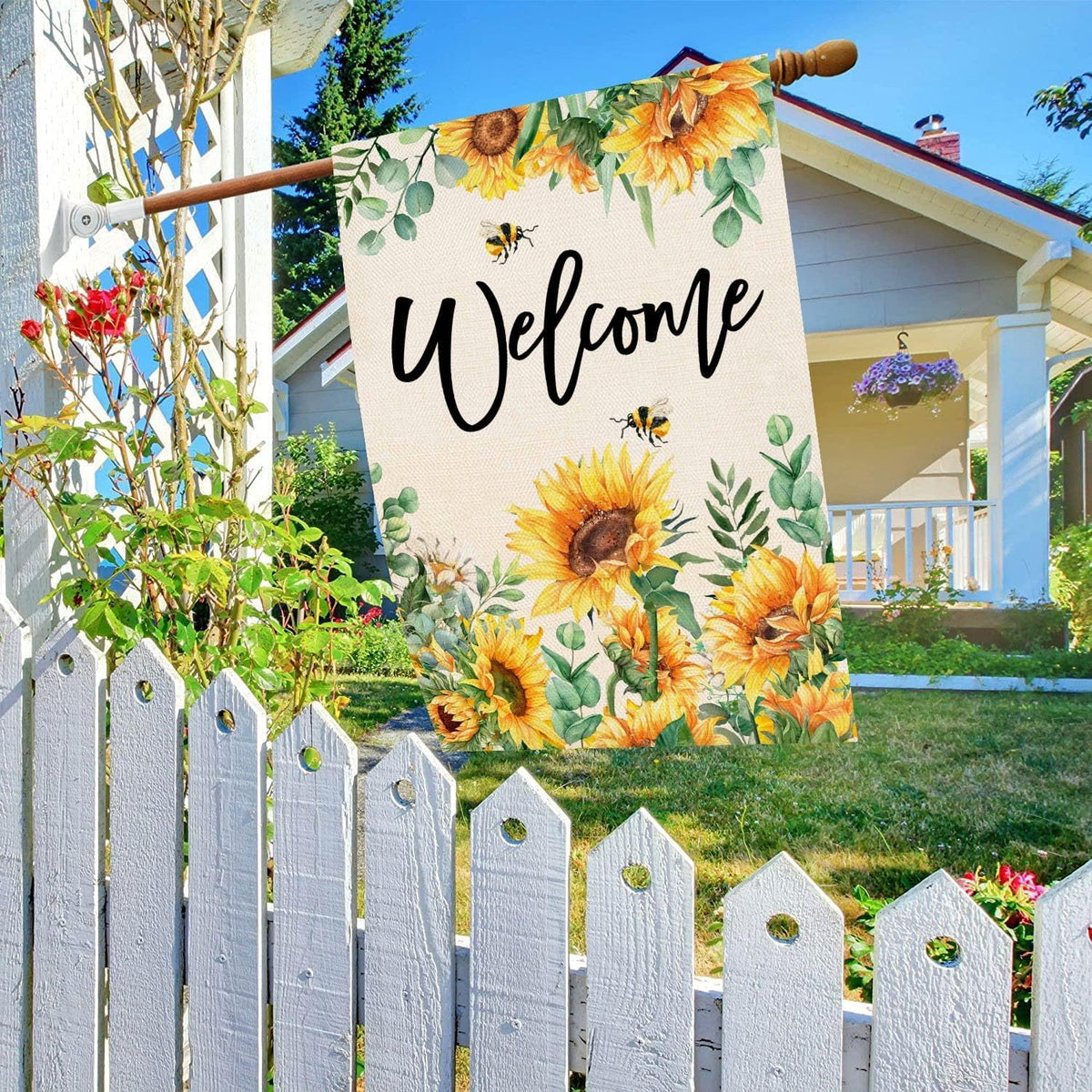 Baccessor sunflower flag double-sided close-up shows vibrant print.