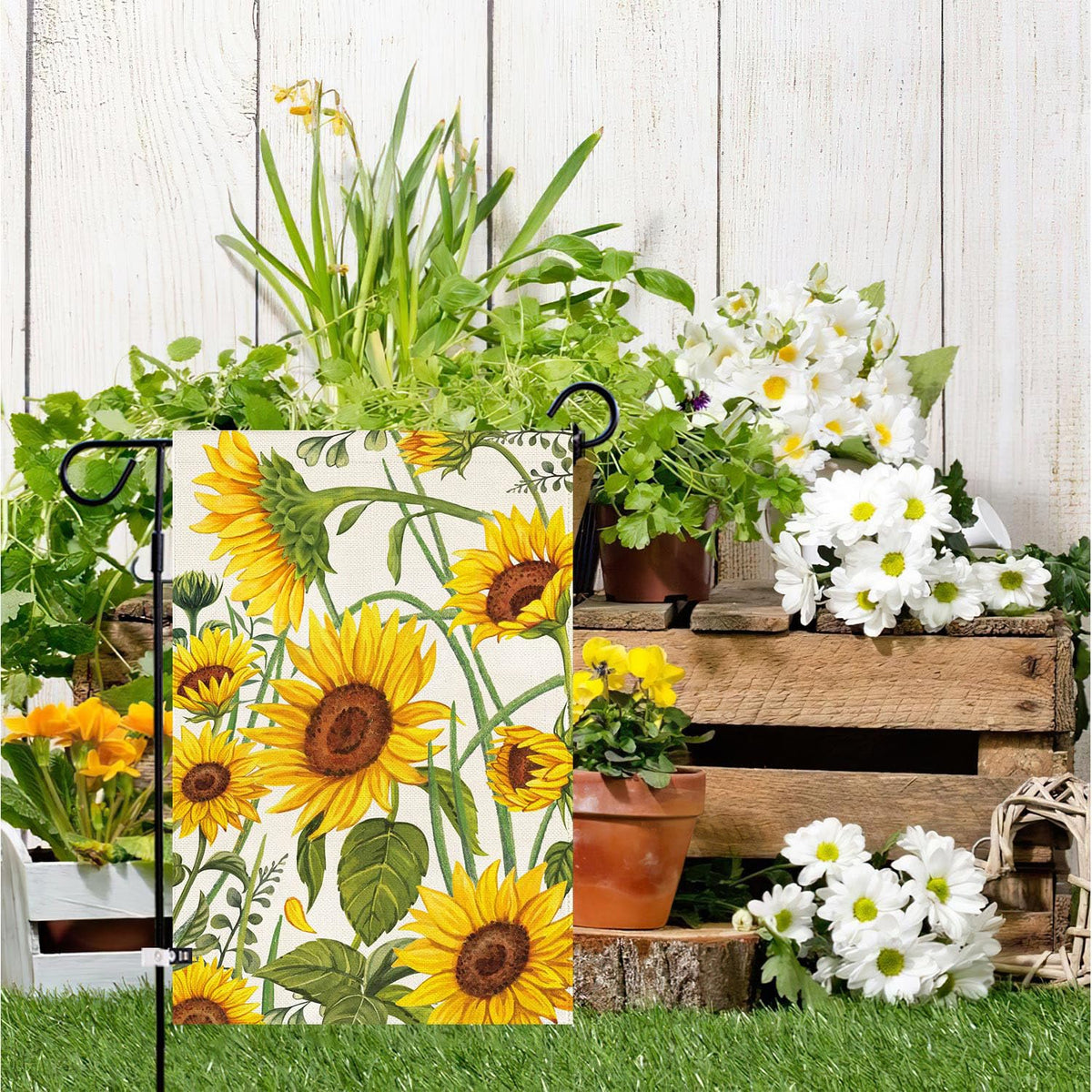 Baccessor sunflower garden flag back design visible from the yard.