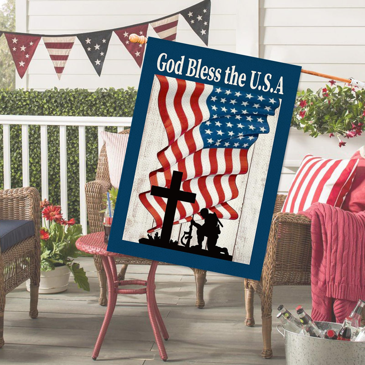 Baccessor two-layer burlap flag remains bright after seasonal outdoor use.