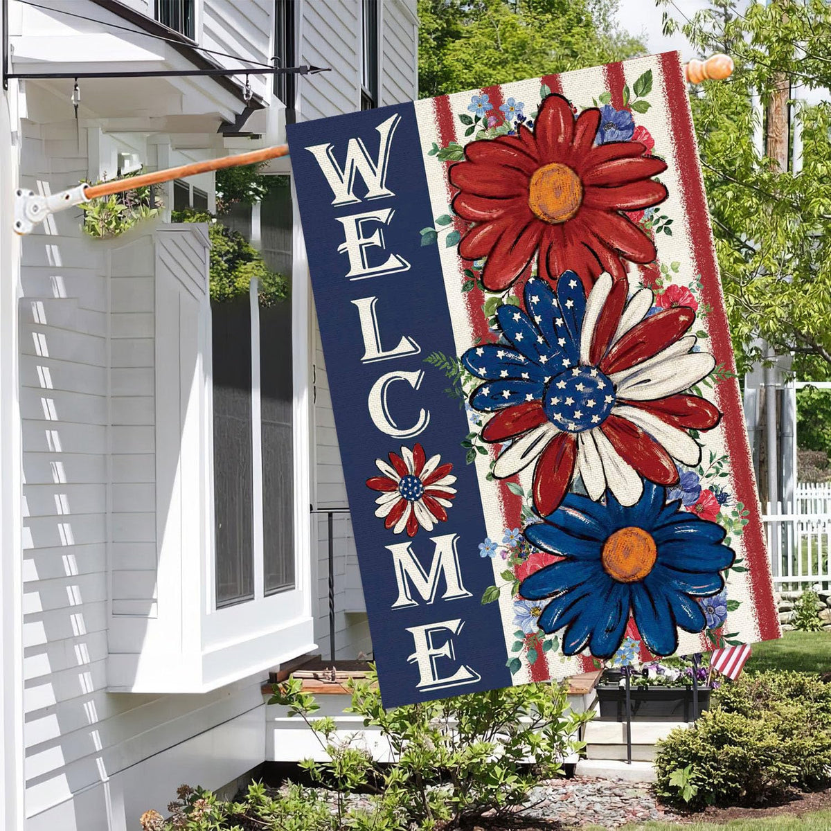 Baccessor USA independence day flag with daisy design for garden decor.