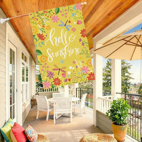 Baccessor Weatherproof burlap flag withstands wind and rain for seasonal outdoor use