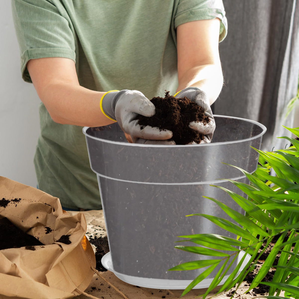 Baderke large plant pot ideal for indoors or outdoors and décor