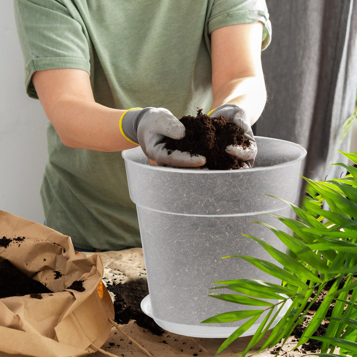 Baderke plastic pot with vent holes ensures airflow and healthier root systems