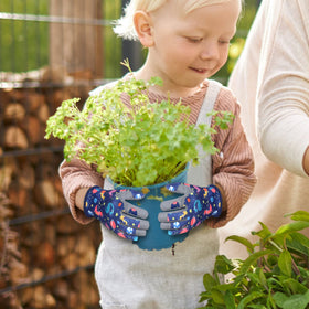 Baidast Kids Garden Gloves—thorn-proof palm close-up for pruning and weeding.