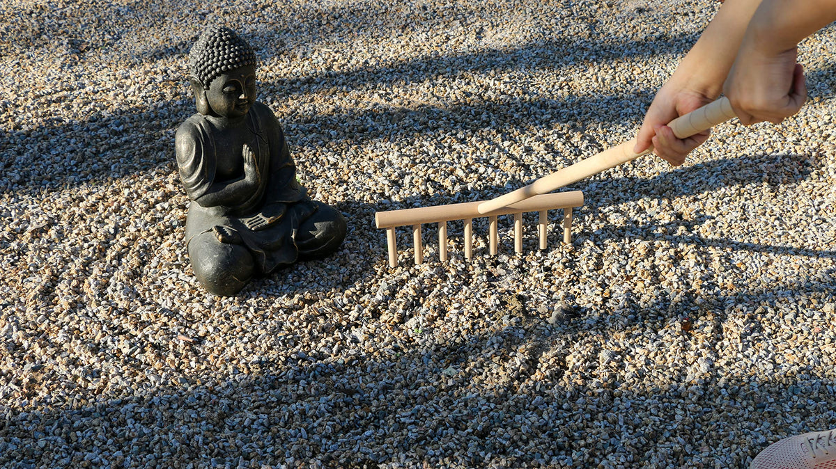 BangBangDa zen garden rake enables straight and curved lines on flat stone surfaces