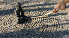 BangBangDa zen garden rake enables straight and curved lines on flat stone surfaces
