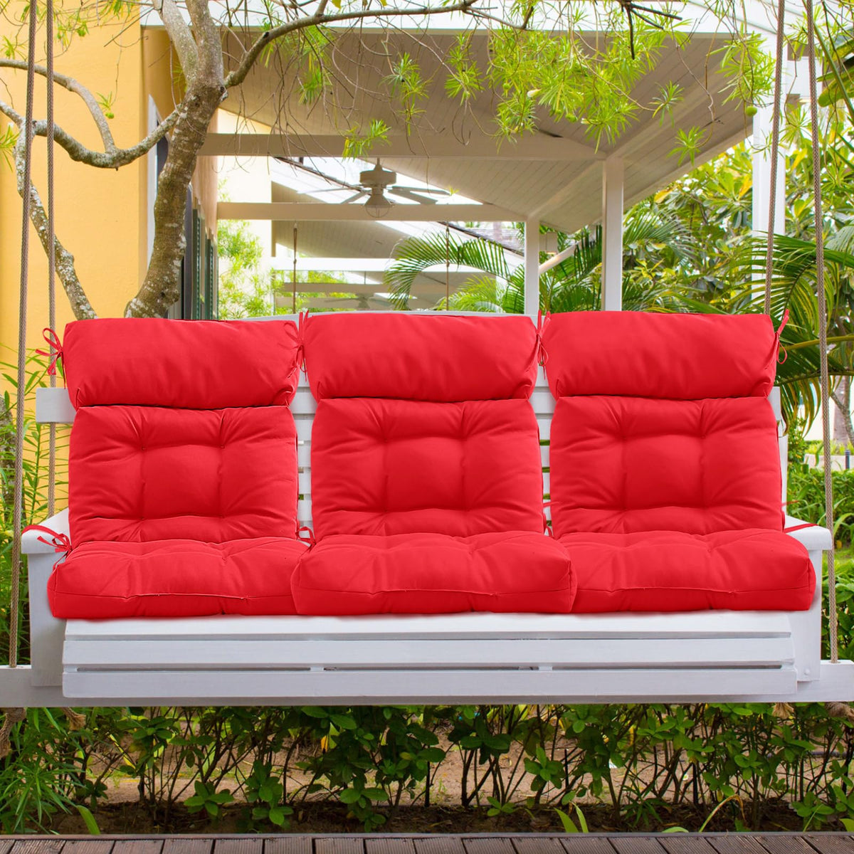 Barydat easy-clean red cushions for quick maintenance