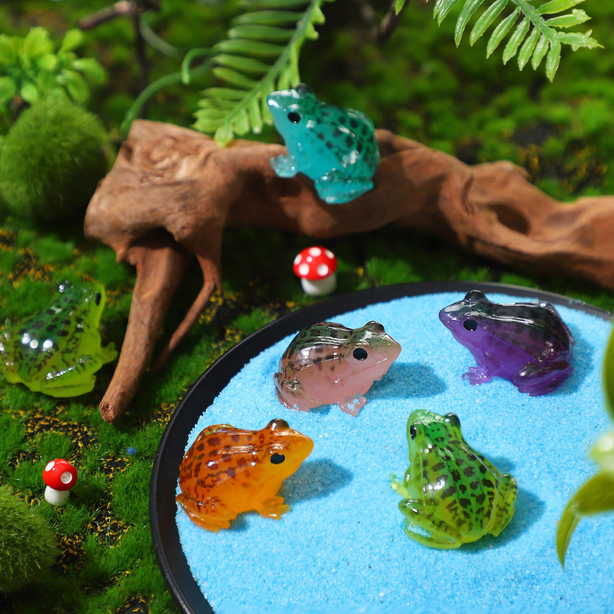Barydat frog figurine green glow enhances miniature landscapes at night
