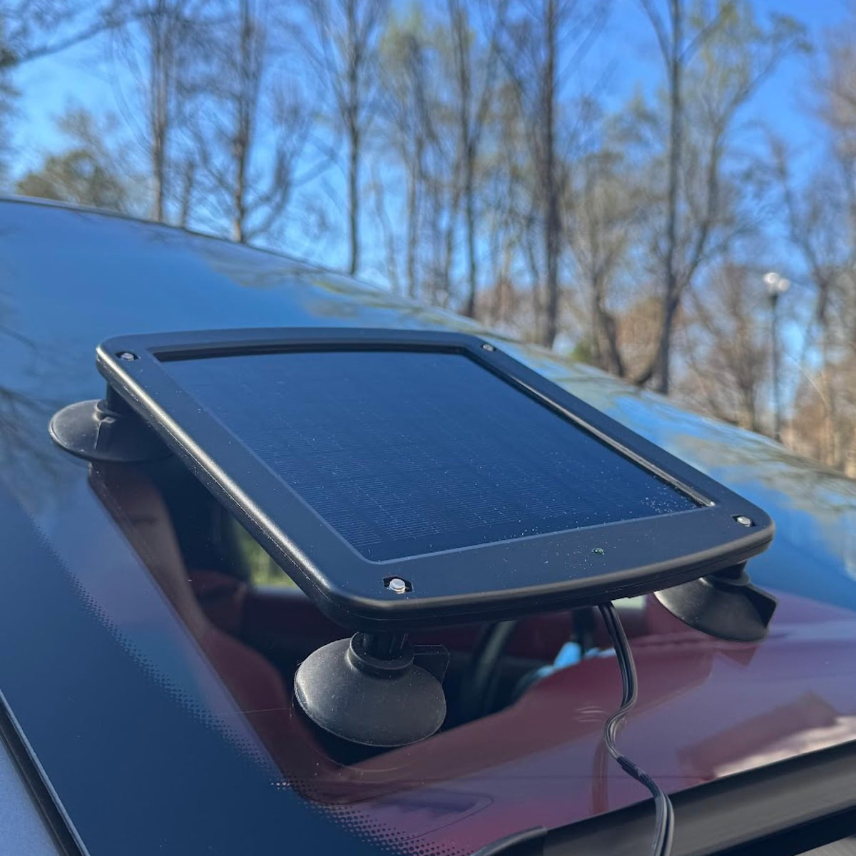 Battery Tender IP67 weatherproof solar panel withstands rain and dust for outdoor charging
