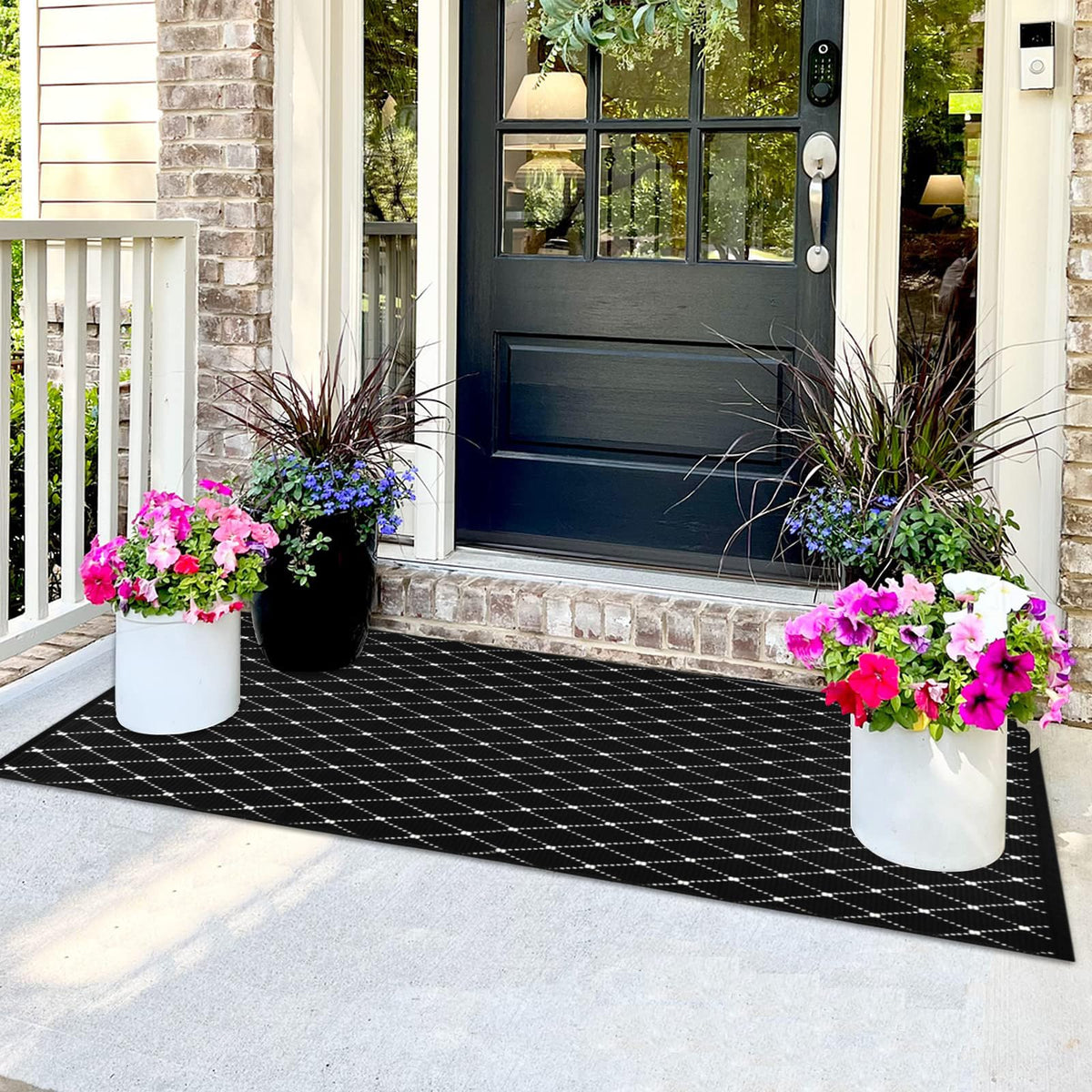 Bazasa front porch rug with black boho design offers durable, washable comfort.