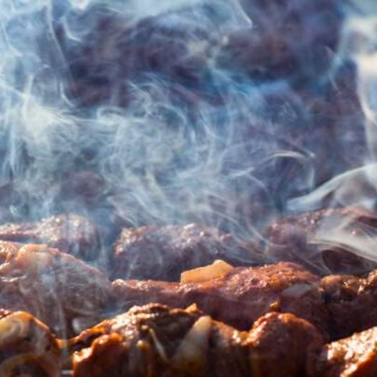 B&B Charcoal Post Oak chips grill-ready, suitable for gas, charcoal, or electric grills