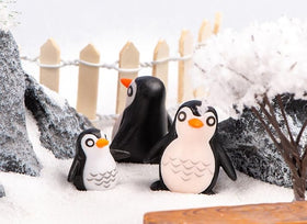 Bbiamsleep penguin figurine 06 compact and detailed for tiny displays