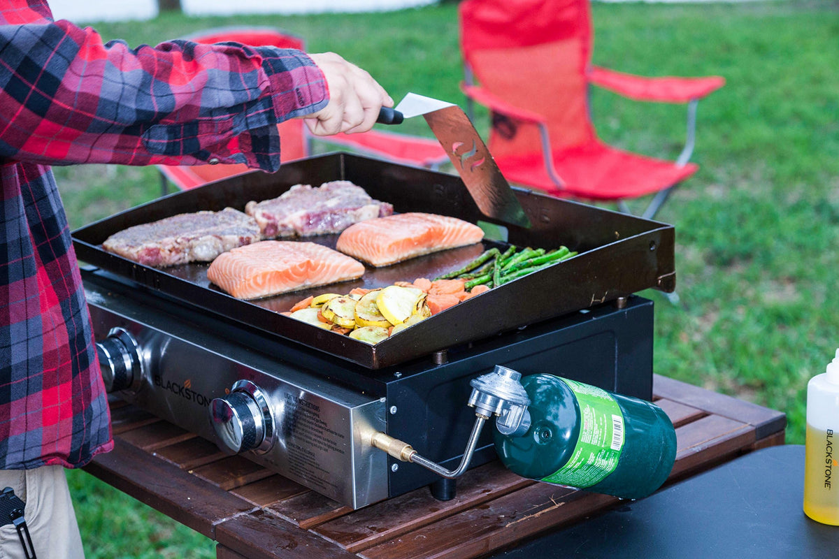 BBQ Future regulator hookup image shows easy 1lb to 20lb tank connection.