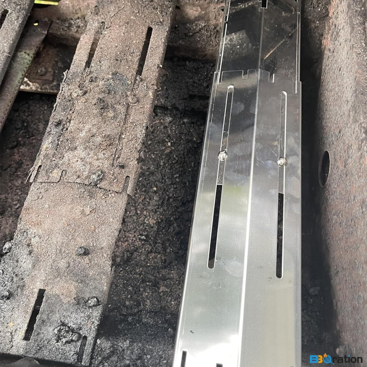 BBQration heat-tent protects burners and reduces flare-ups during high-heat searing.