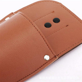 BDHRKTE garden scissor storage pouch offers quick access during pruning.