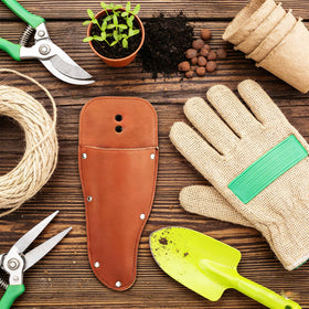 BDHRKTE premium PU leather sheath protects shears on the go.
