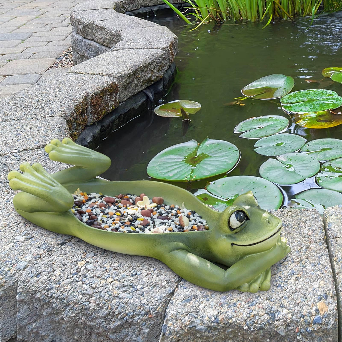 Bechivie outdoor frog bath resists sun and rain for year-round use