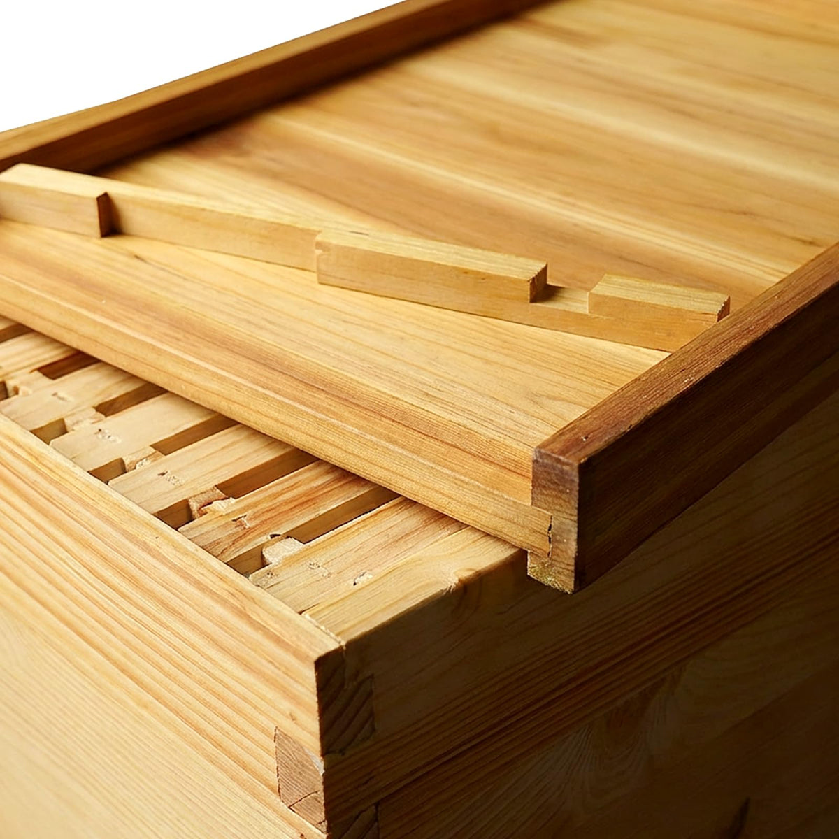 BeeQuestify hive base board promotes ventilation and airflow.