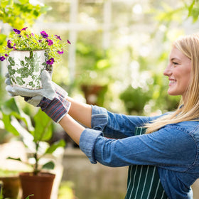 Beeveer gift-worthy ceramic planter ideal for plant lovers.