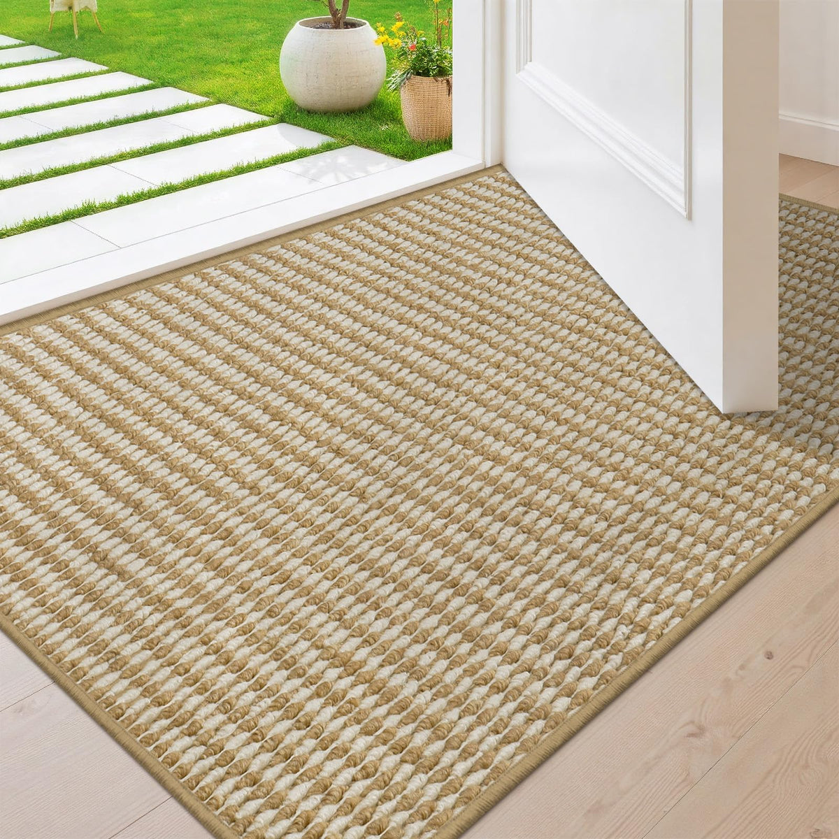 BEISIFLOOR beige-white entryway mat decorates while trapping dirt