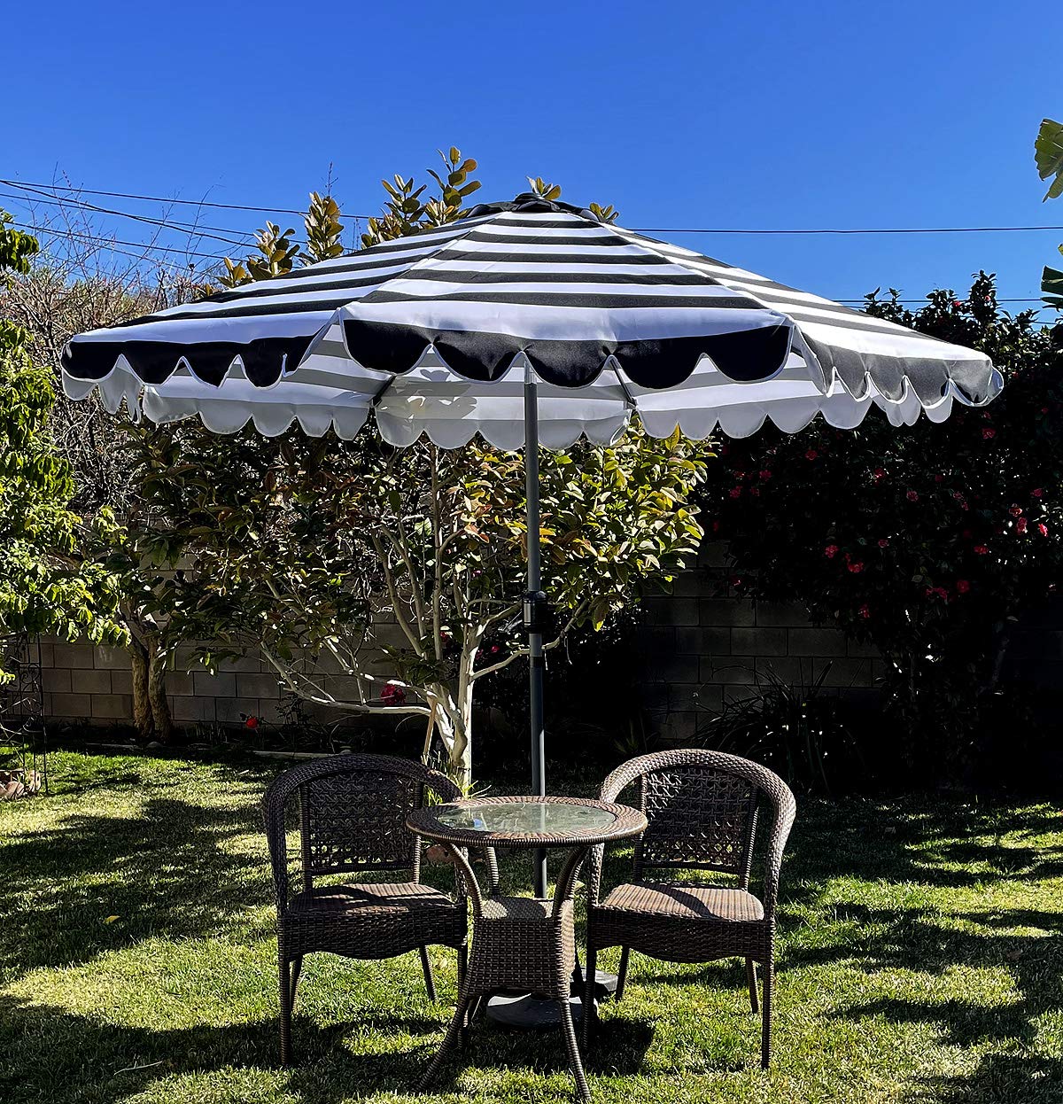 BELLRINO DECRO air vented canopy design improves airflow on sunny days.