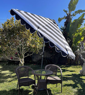 BELLRINO DECRO polyester fabric provides fade resistance and UV protection.