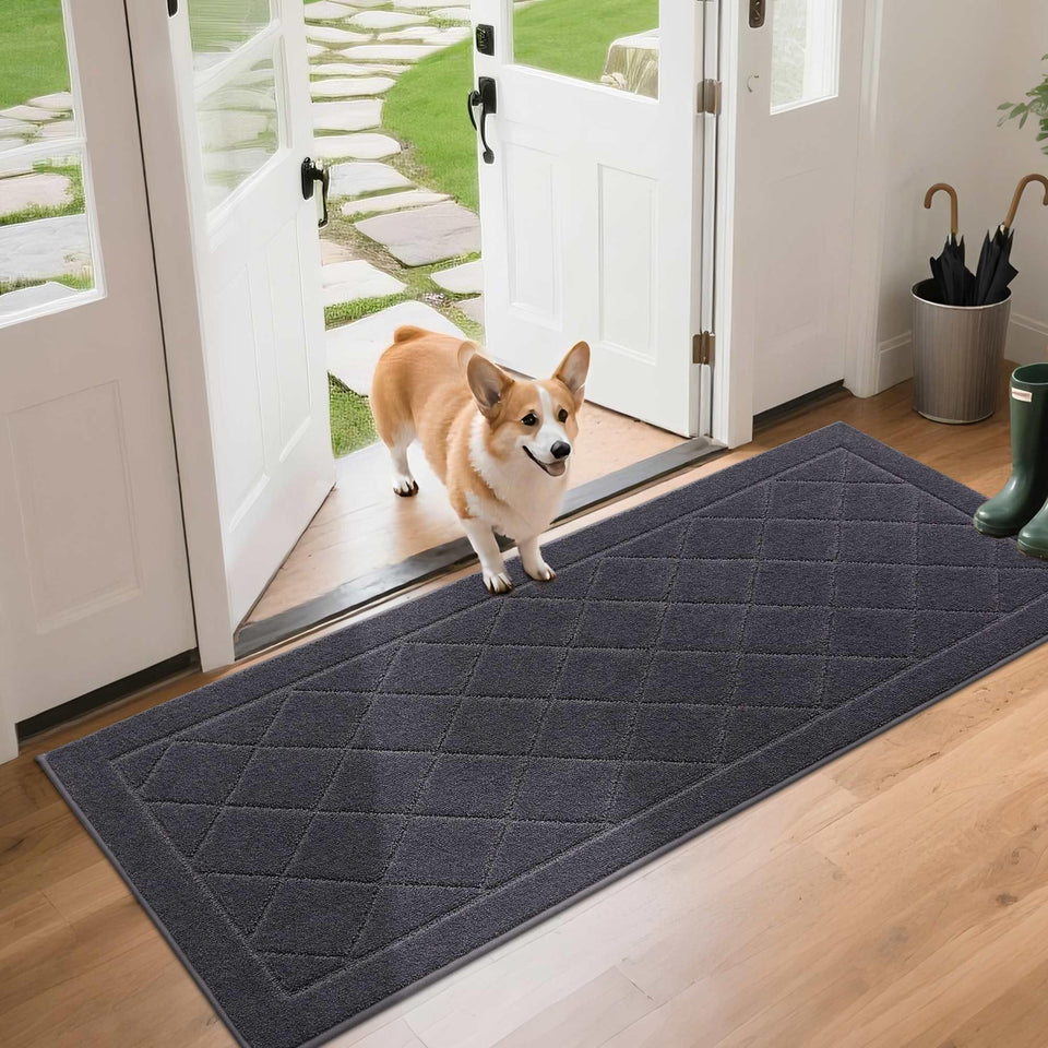 BEQHAUSE Dirt Trapper Door Mat front view captures dirt and moisture effectively.
