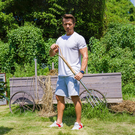 Berry&Bird eco-friendly ash-wood handle supports sustainable tools